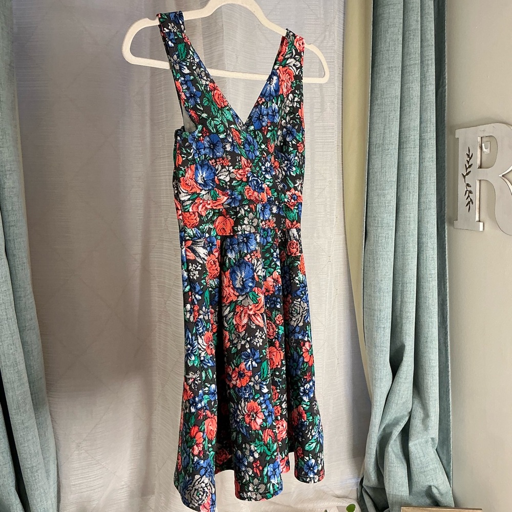 Floral V-Neck Midi Dress